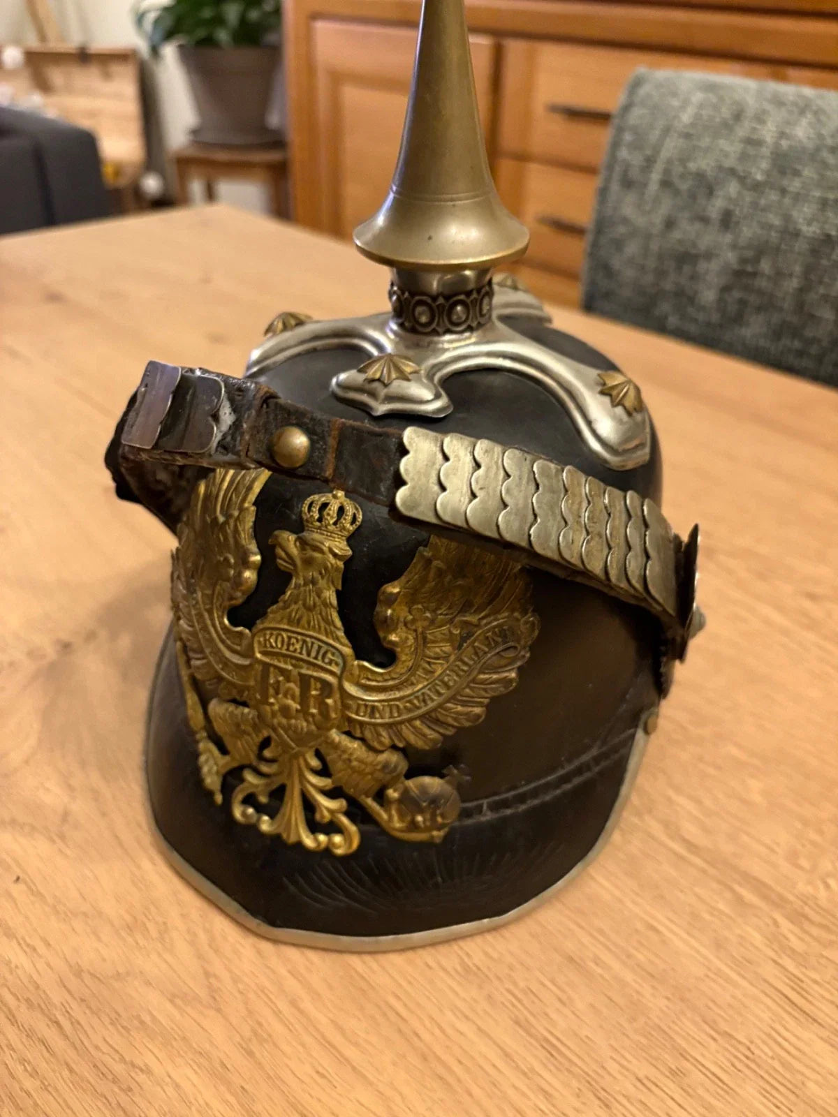Casque à pointe (Pickelhaube / Spikehelmet) – Officier prussien semi-angulaire (1842-1860)