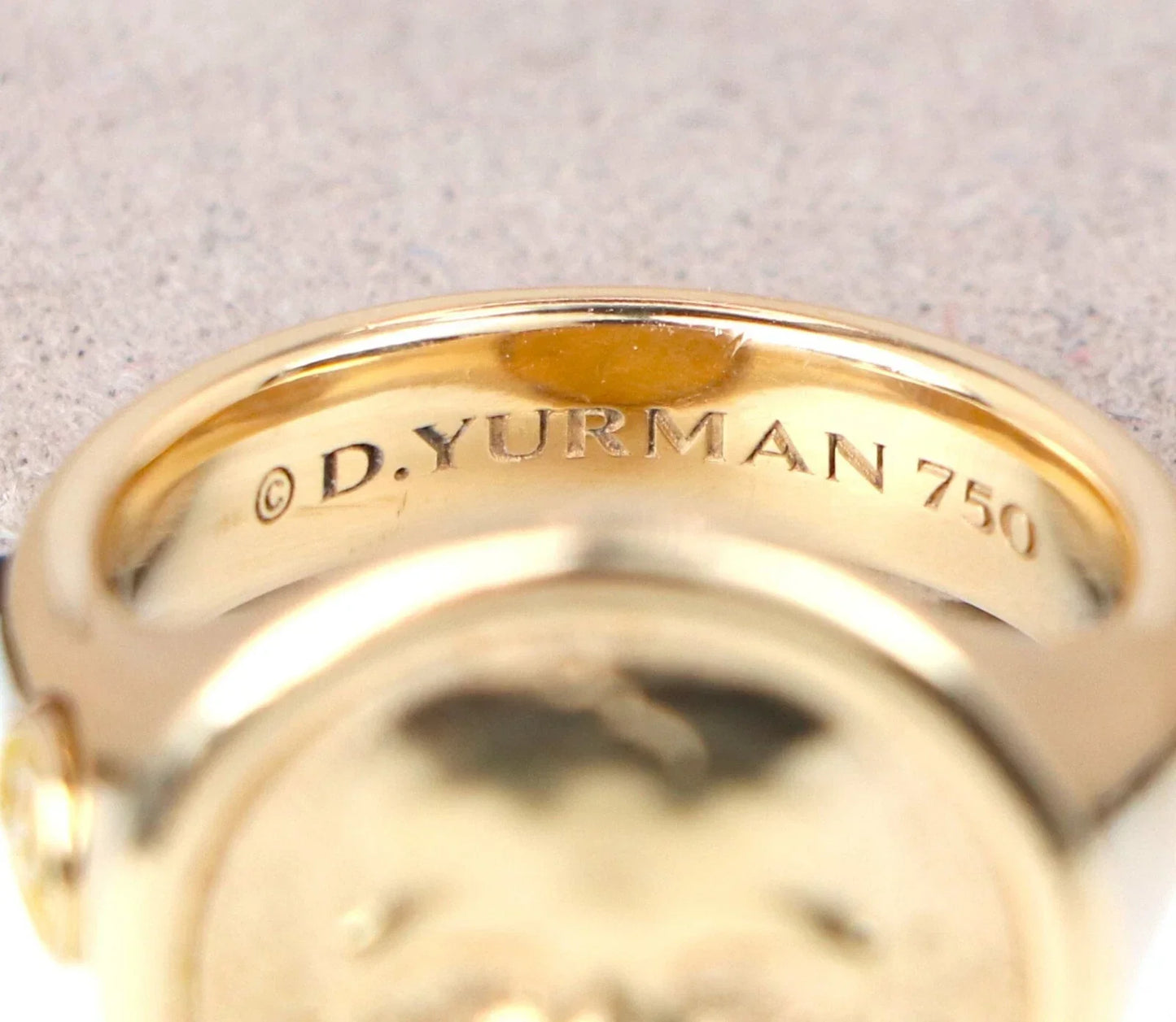 Bague chevalière en or jaune 18 carats