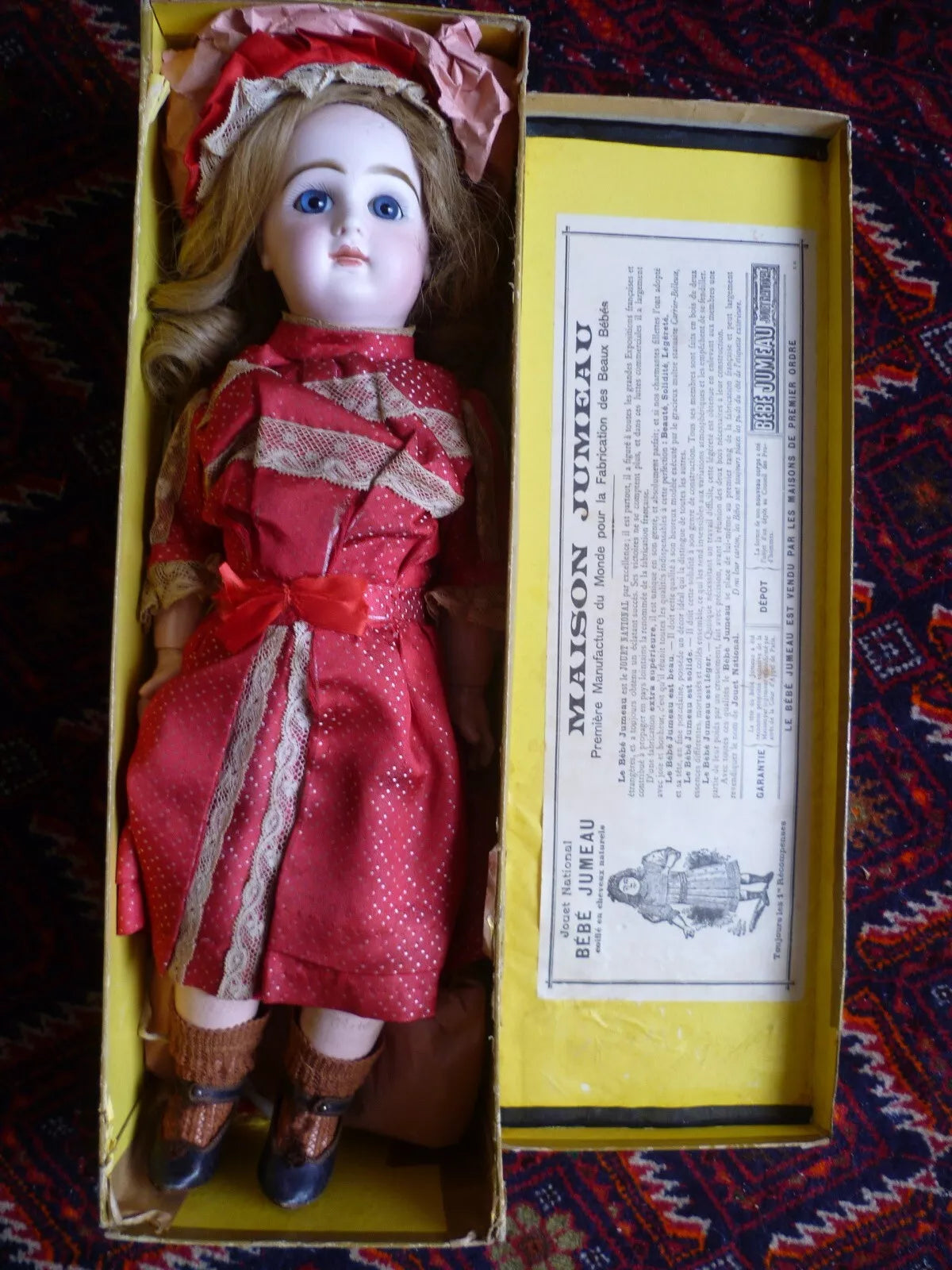 Poupée porcelaine intacte JUMEAU