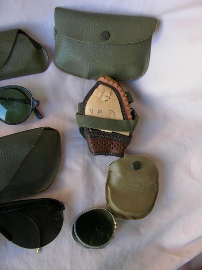 WWII – Lot de 4 Paires de Lunettes de Soleil Militaires Américaines avec Étuis (1944-1945)