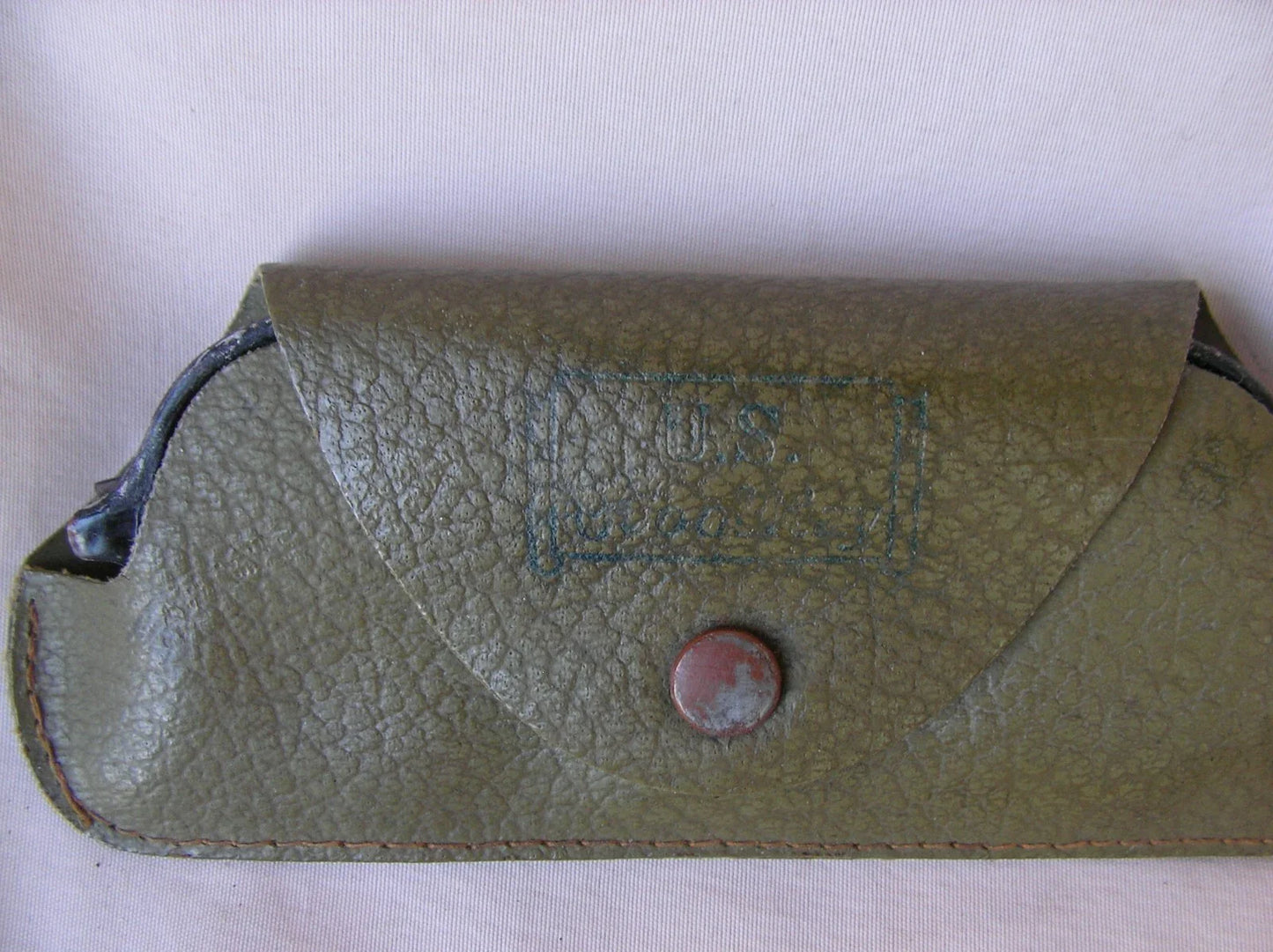 WWII – Lot de 4 Paires de Lunettes de Soleil Militaires Américaines avec Étuis (1944-1945)