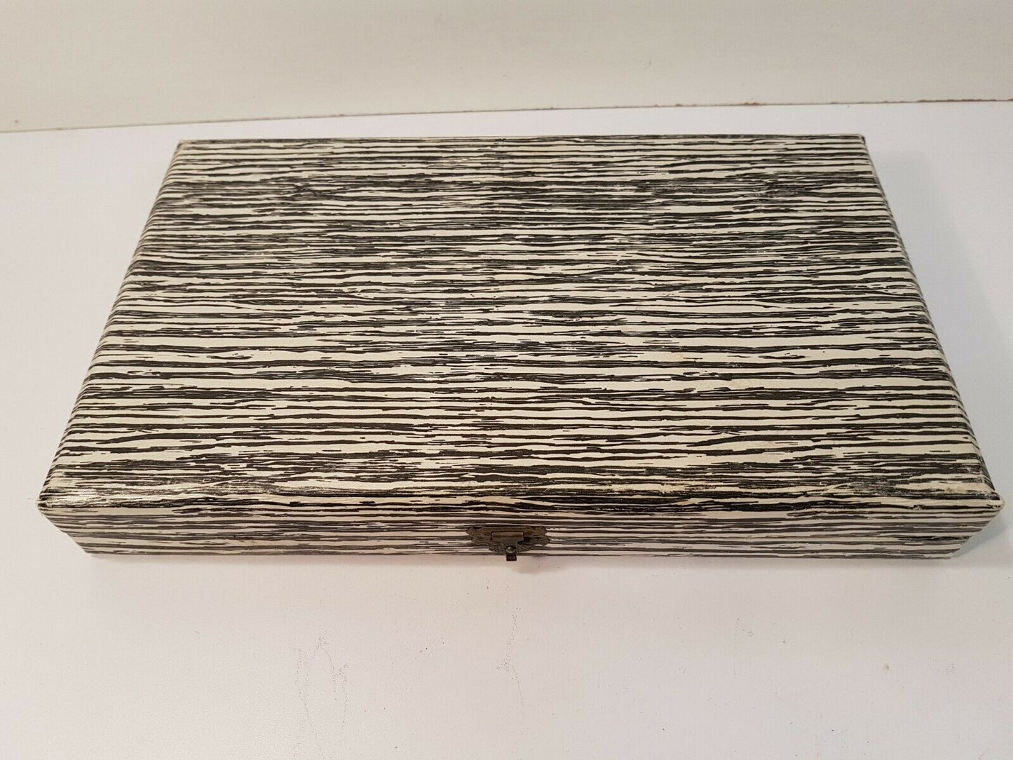 Série de 12 couteaux de table argent