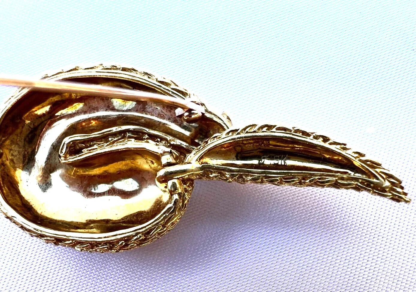 MAGNIFIQUE BROCHE FRANÇAISE EN OR 18 CARATS