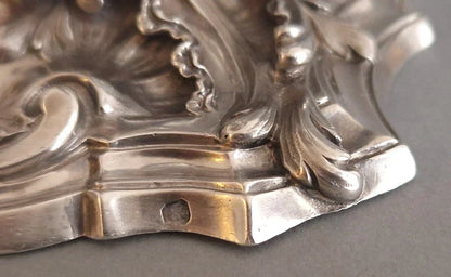 Paire de bougeoirs en argent massif