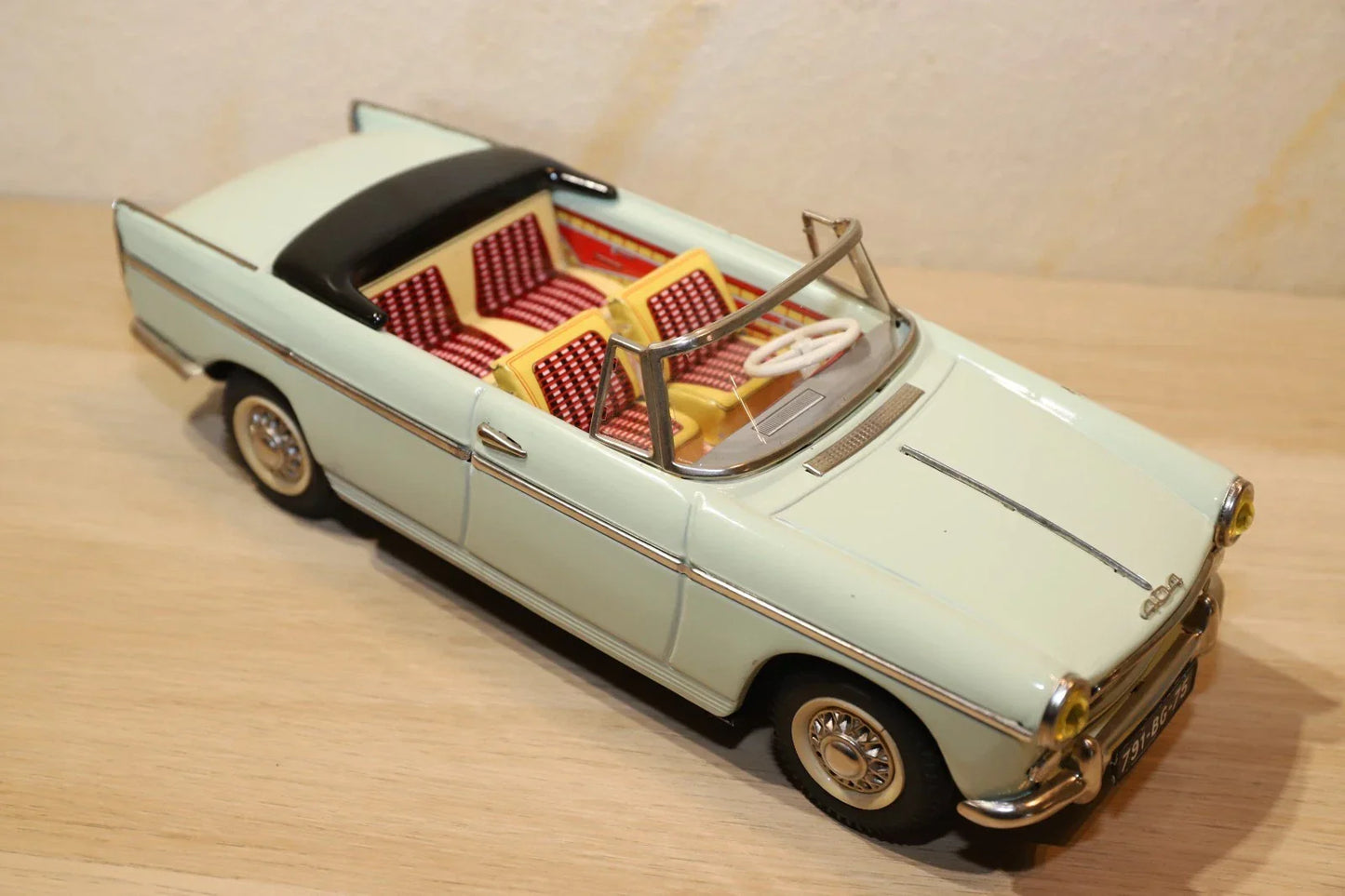 Peugeot 404 cabriolet Joustra 2066