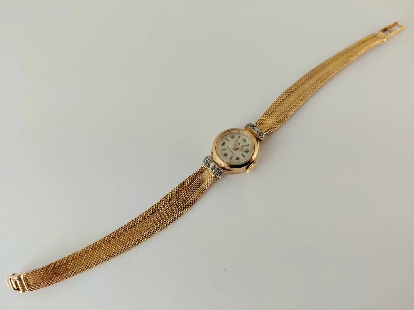 Montre de dame en or 18 carats massif