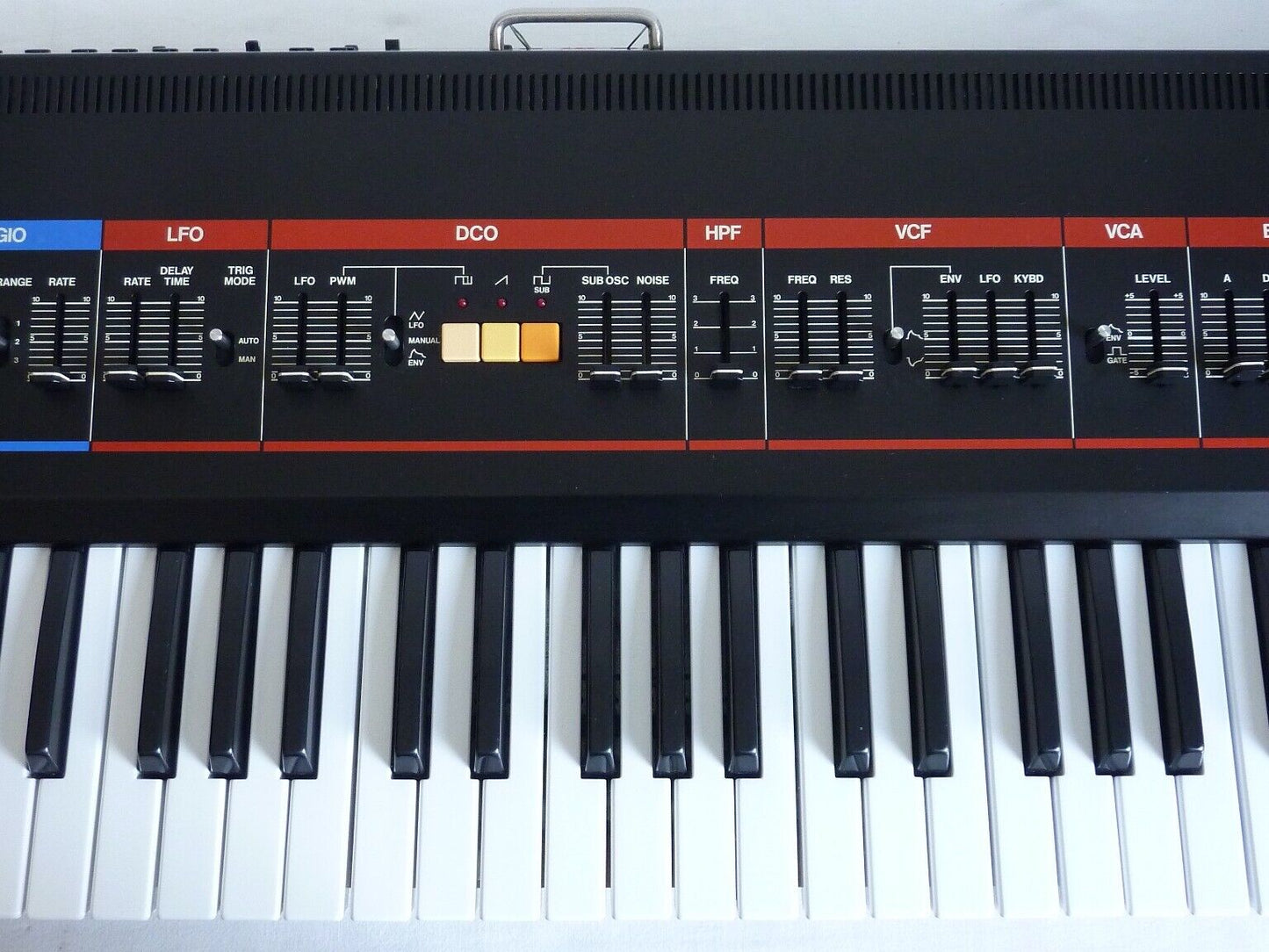 Synthétiseur Roland Juno 60