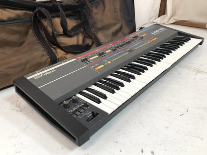 Synthétiseur analogique Roland Juno-106