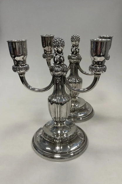 Paire de bougeoirs en argent