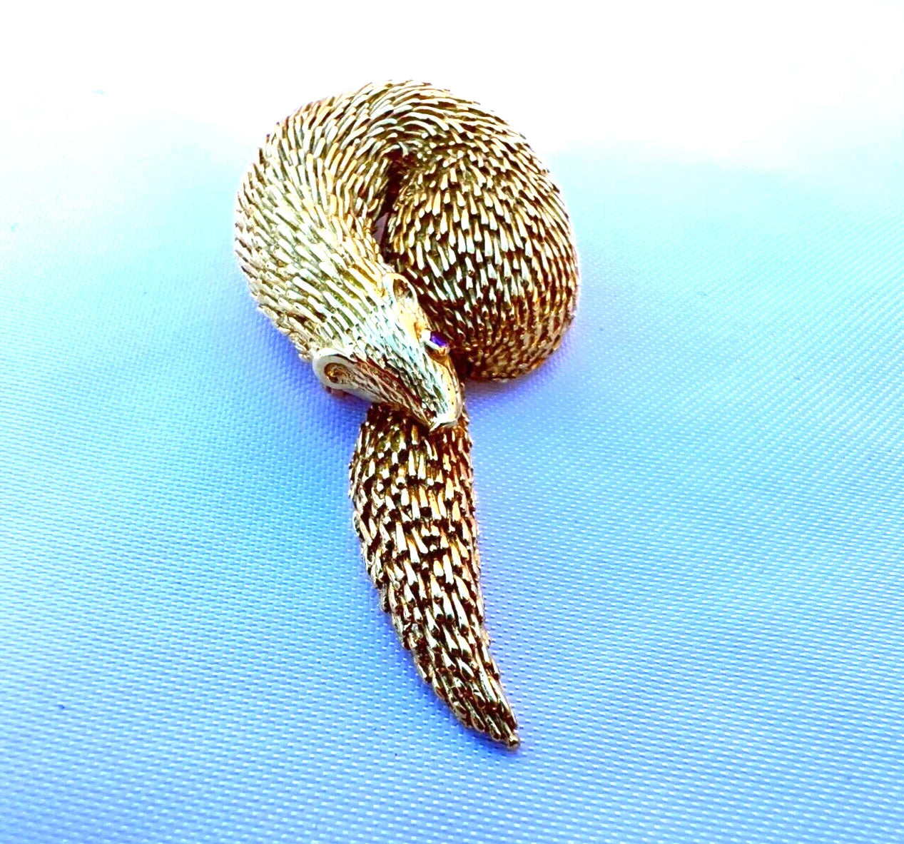 MAGNIFIQUE BROCHE FRANÇAISE EN OR 18 CARATS