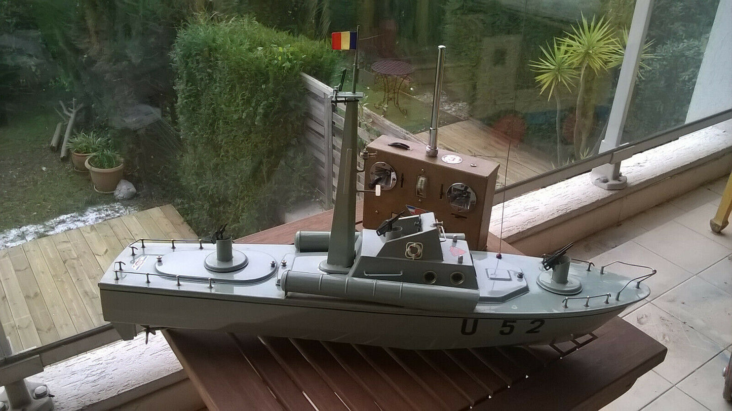 Superbe bateau vedette GIL U 52