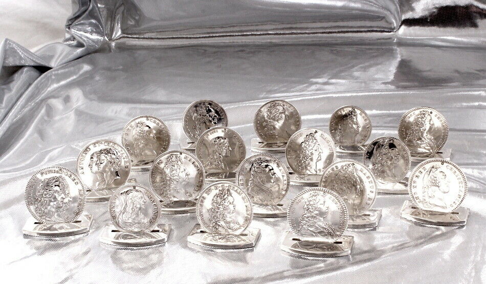 Ensemble de 17 porte-menus Hermès Paris en argent massif