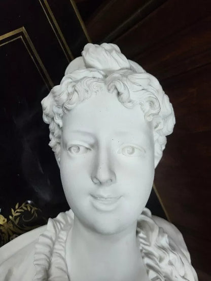 GRAND BUSTE EN BISCUIT DE FEMME
