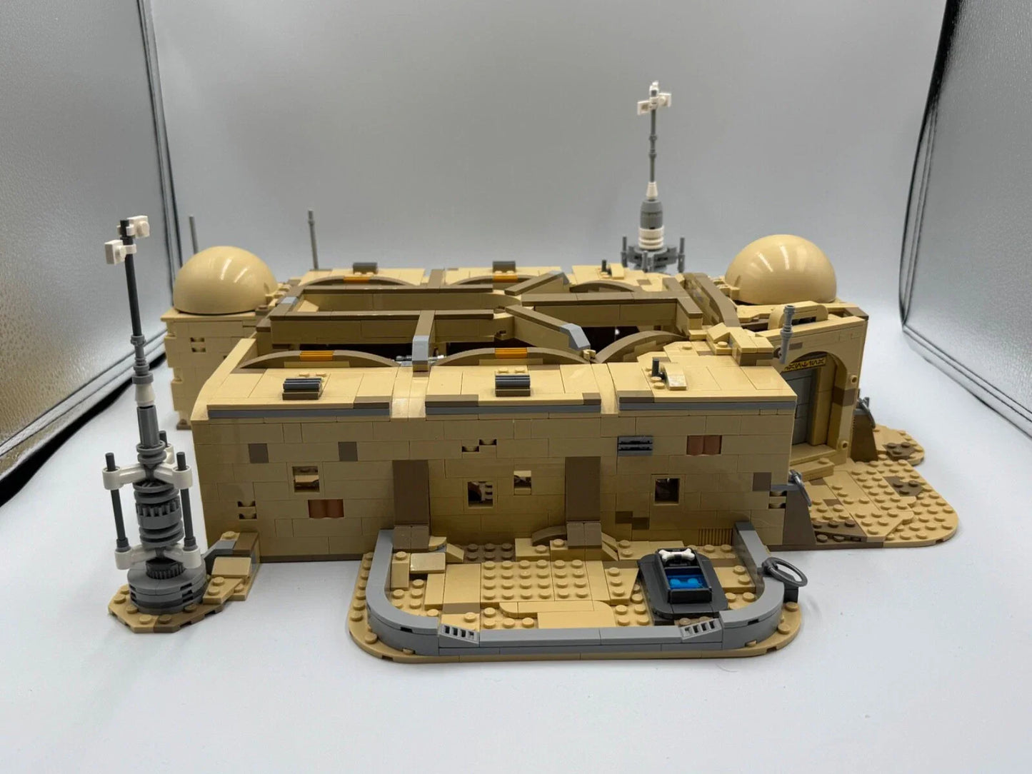 LEGO Star Wars Mos Eisley Cantina 75290