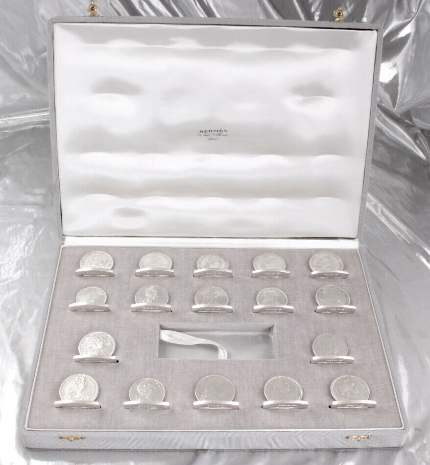 Ensemble de 17 porte-menus Hermès Paris en argent massif