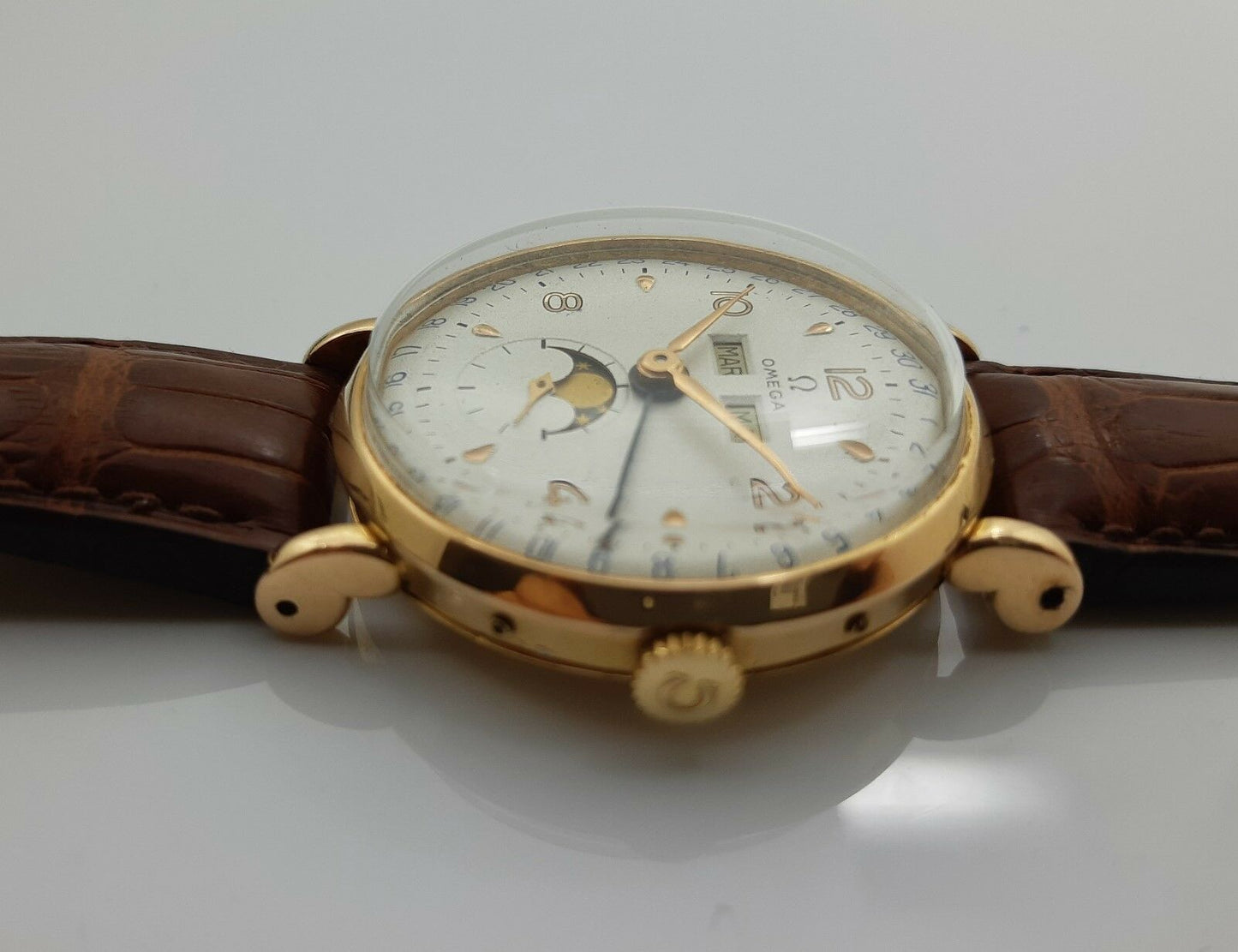 MONTRE OMEGA EN OR 18K DE 1947