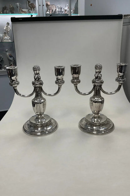 Paire de bougeoirs en argent