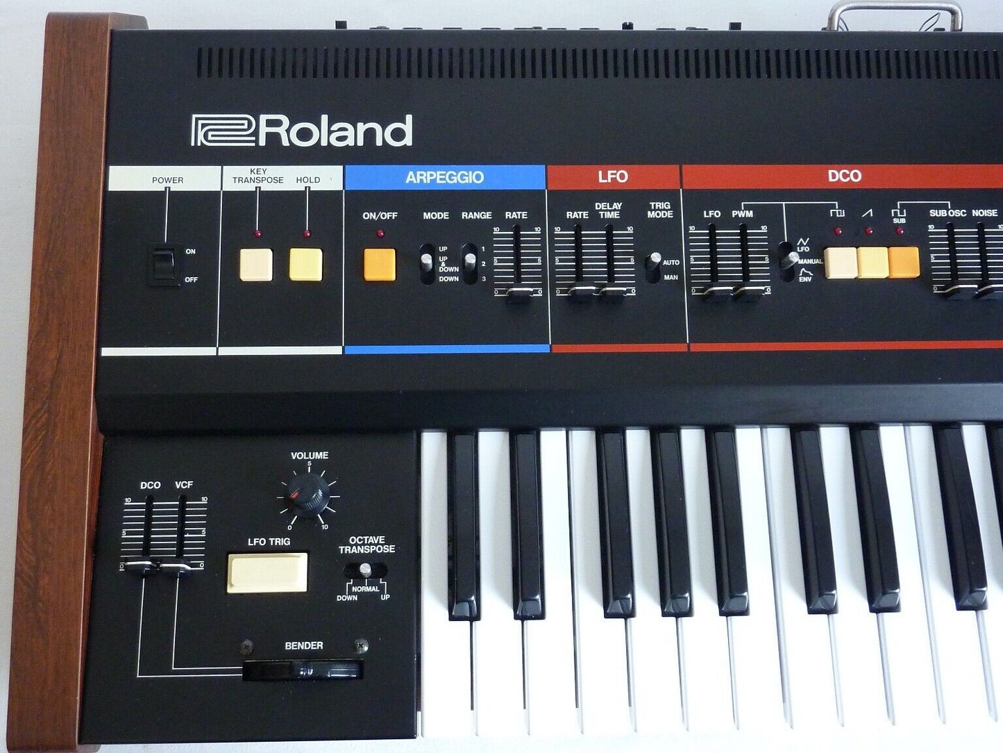 Synthétiseur Roland Juno 60
