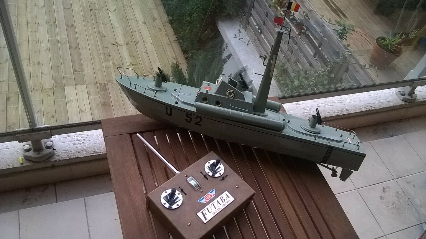 Superbe bateau vedette GIL U 52