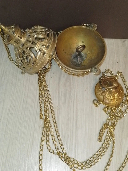 Ancien encensoir style gothique