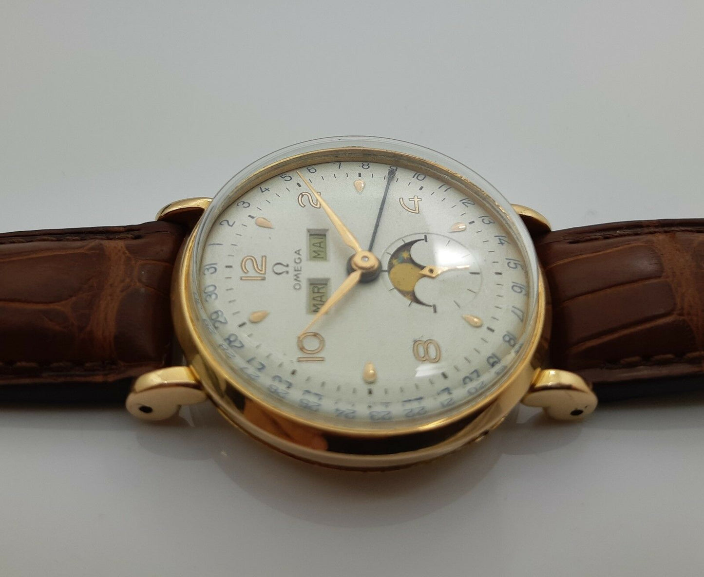 MONTRE OMEGA EN OR 18K DE 1947