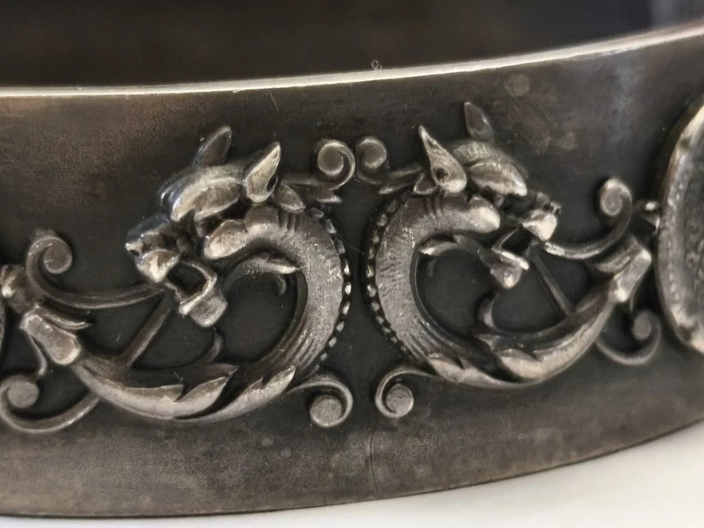 Bracelet argent massif décor chimère dragon