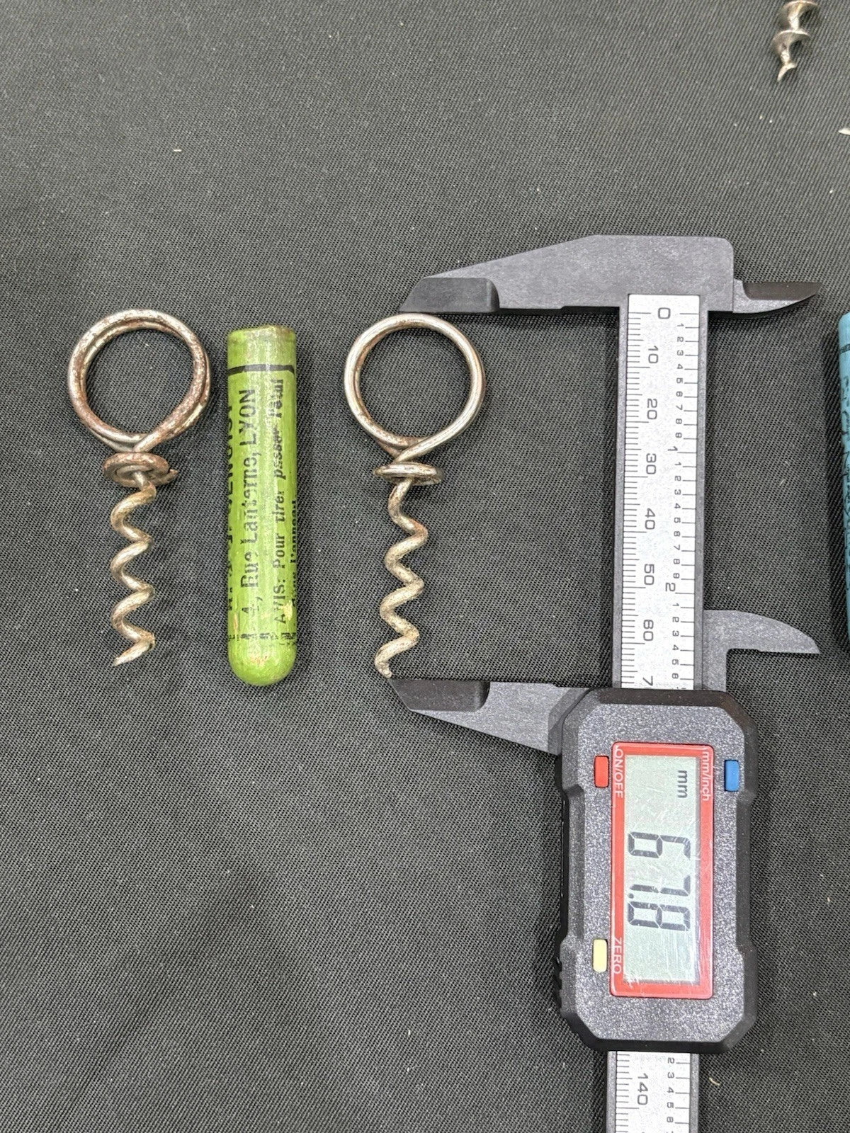 T39 – Lot de 6 anciens tire-bouchons avec étuis
