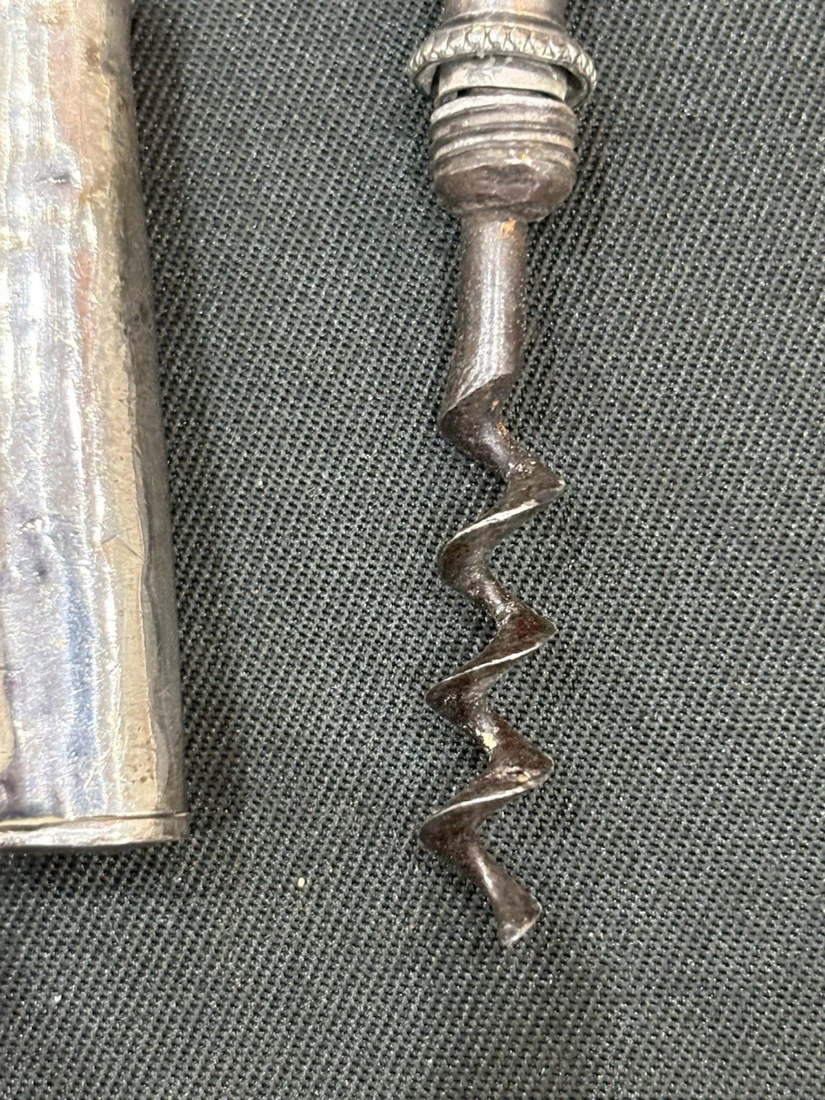 T39 – Lot de 6 anciens tire-bouchons avec étuis