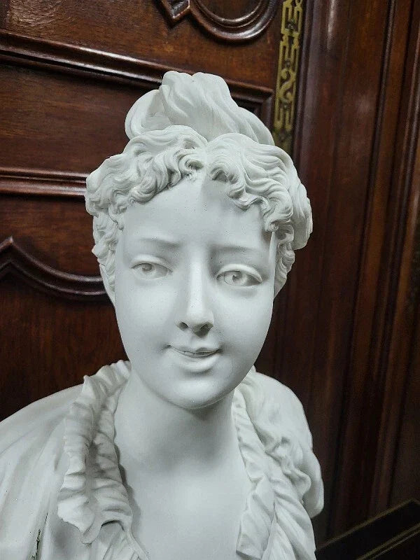 GRAND BUSTE EN BISCUIT DE FEMME
