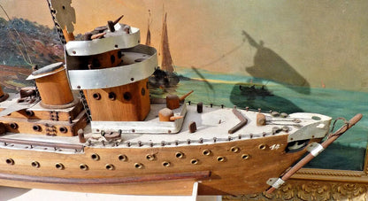 MAQUETTE DE BATEAU CUIRASSÉ 1914-1918