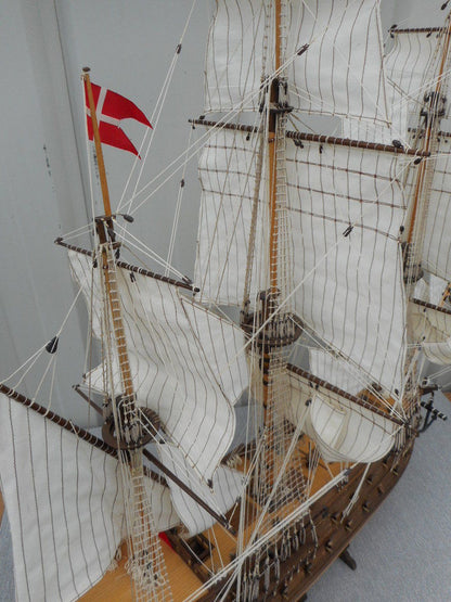 GRANDE MAQUETTE DE BATEAU "VOILIER EPOQUE 1970-1980 EN BOIS