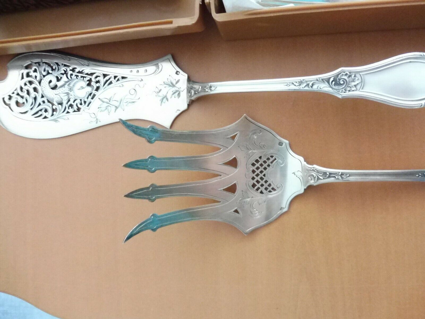 SUPERBE ENSEMBLE EMPIRE ARGENT MASSIF 89 PIECES MINERVE
