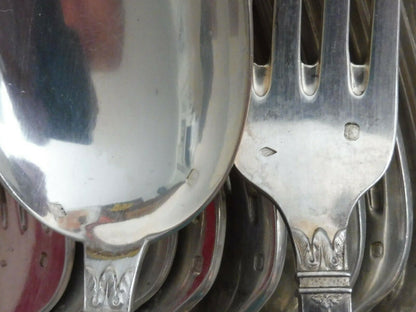 SUPERBE ENSEMBLE EMPIRE ARGENT MASSIF 89 PIECES MINERVE