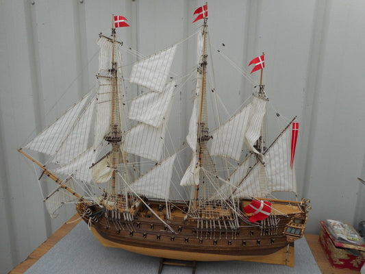 GRANDE MAQUETTE DE BATEAU "VOILIER EPOQUE 1970-1980 EN BOIS