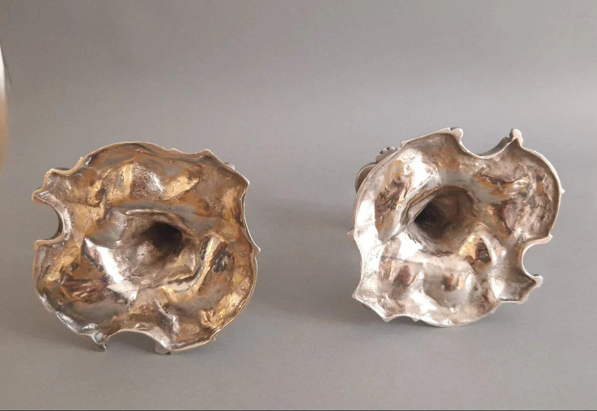 Paire de bougeoirs en argent massif