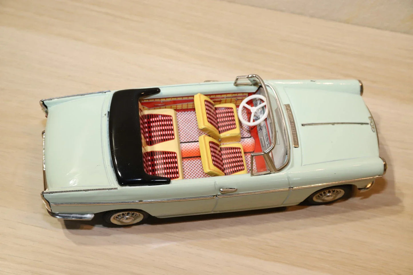 Peugeot 404 cabriolet Joustra 2066