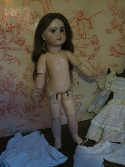 Ancienne poupée en biscuit  Bébé Jumeau 1907