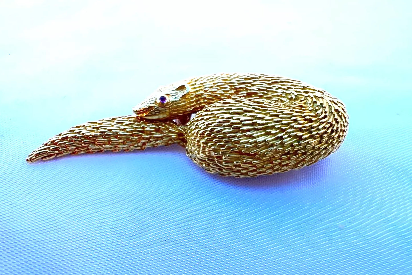MAGNIFIQUE BROCHE FRANÇAISE EN OR 18 CARATS