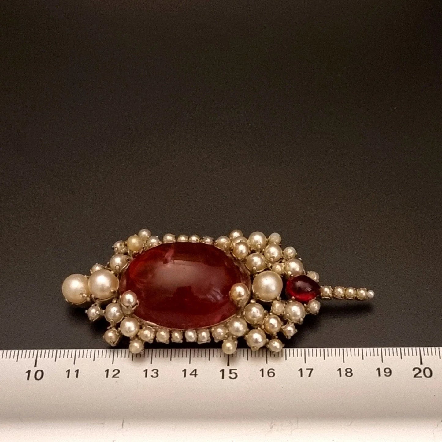 Broche vintage Dior par Roger Jean-Pierre (années 1950-60)