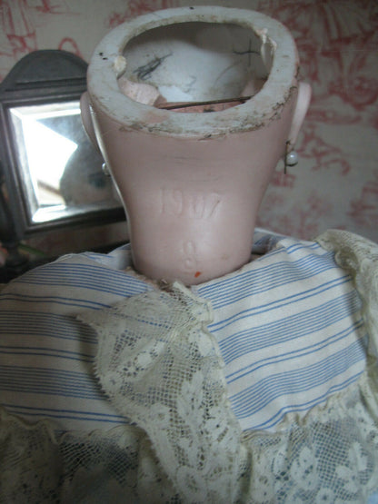 Ancienne poupée en biscuit  Bébé Jumeau 1907