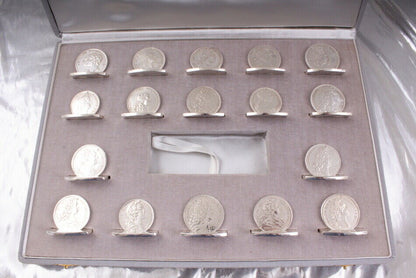 Ensemble de 17 porte-menus Hermès Paris en argent massif