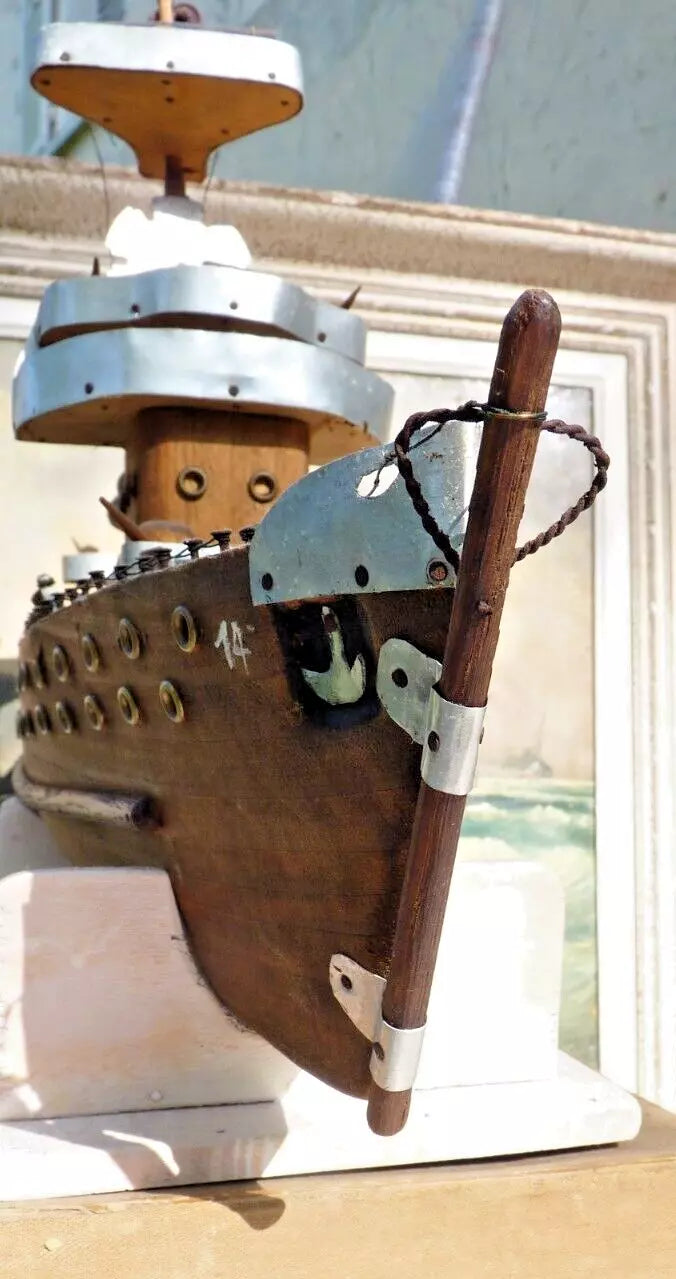 MAQUETTE DE BATEAU CUIRASSÉ 1914-1918