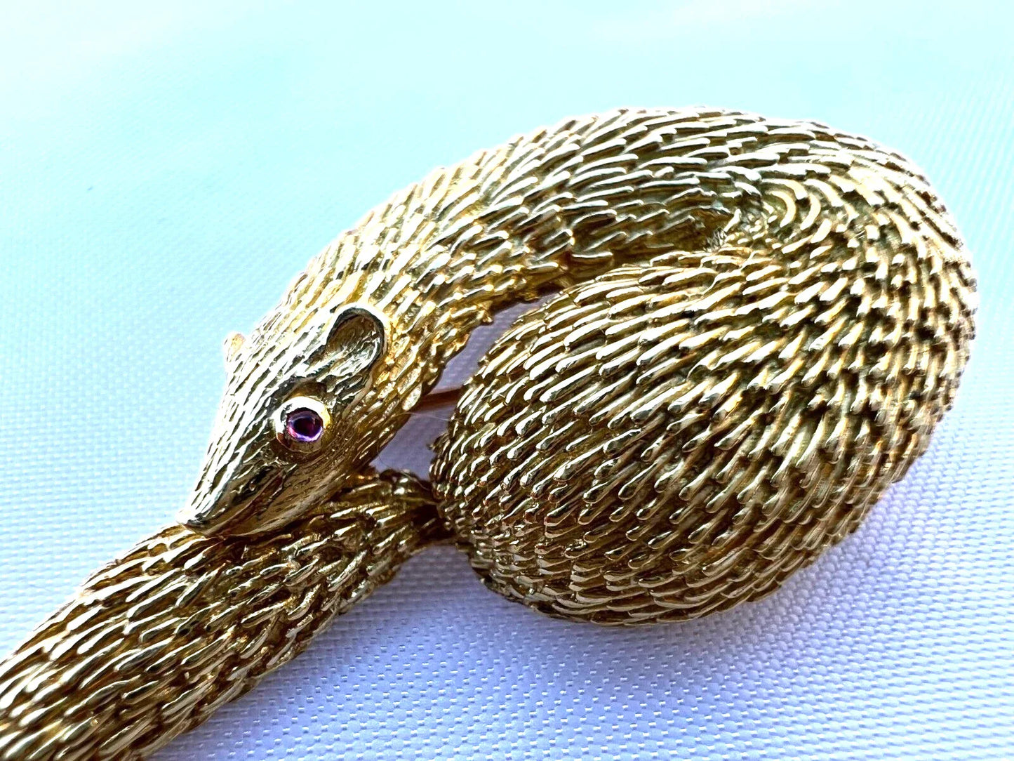 MAGNIFIQUE BROCHE FRANÇAISE EN OR 18 CARATS