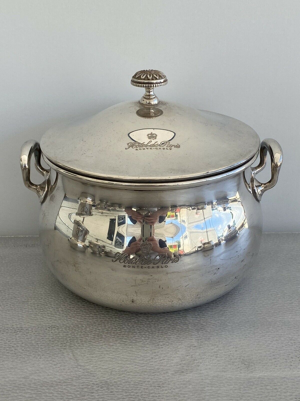 Ensemble de cinq pièces en métal argenté H.BEARD