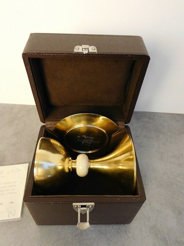 COFFRET CALICE ET PATENE EN VERMEIL