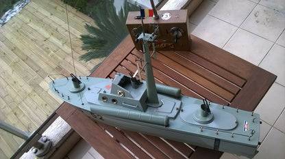 Superbe bateau vedette GIL U 52
