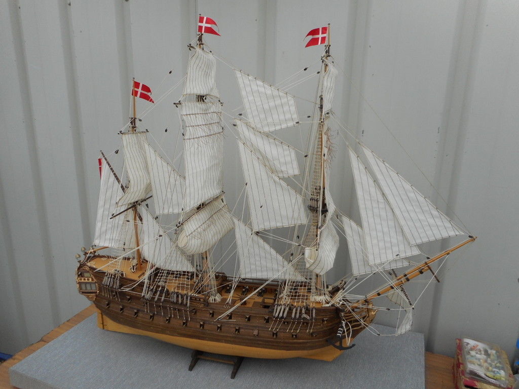 GRANDE MAQUETTE DE BATEAU "VOILIER EPOQUE 1970-1980 EN BOIS