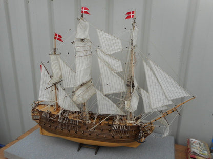 GRANDE MAQUETTE DE BATEAU "VOILIER EPOQUE 1970-1980 EN BOIS