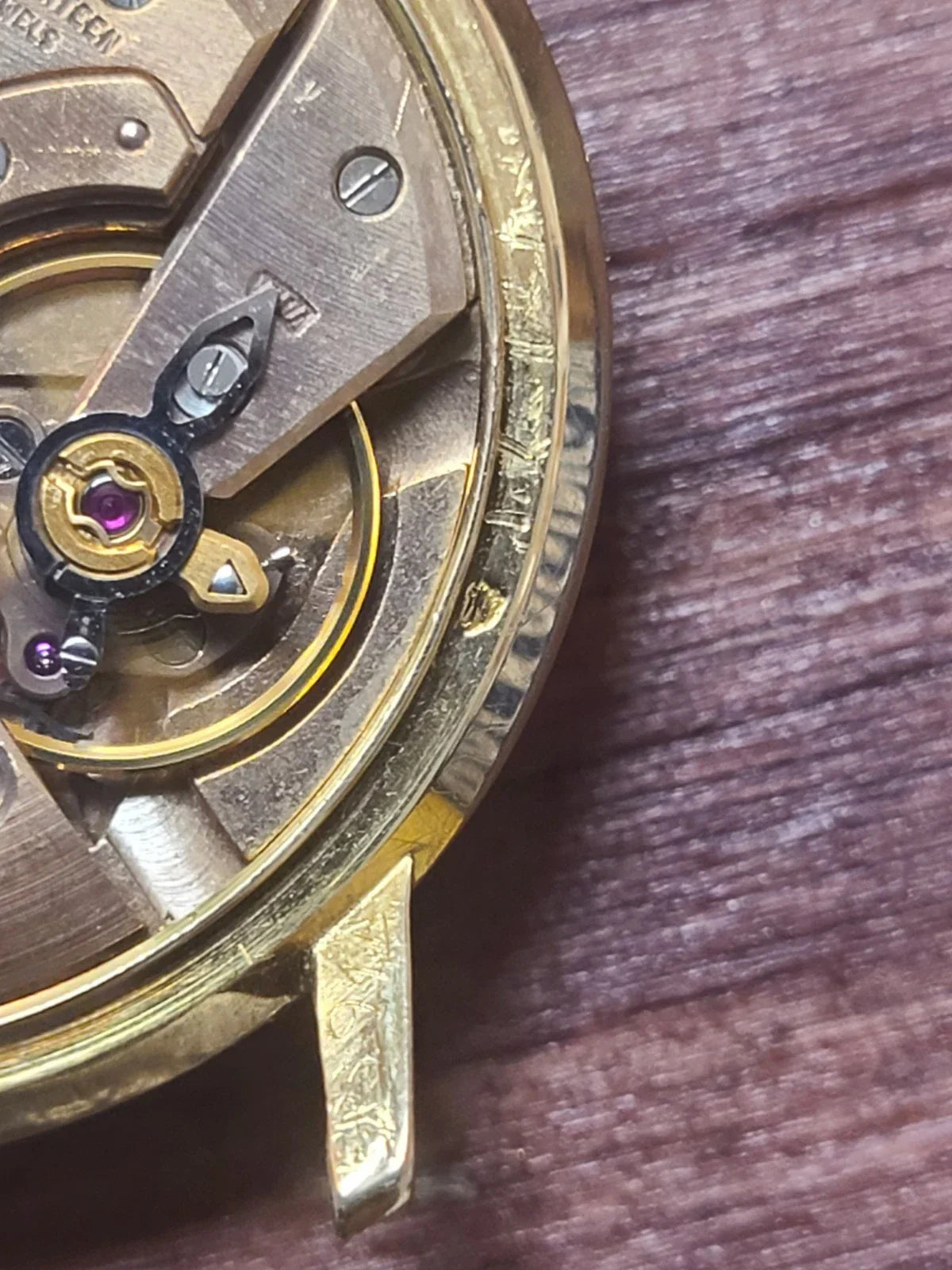 Montre oméga Genève or 18k