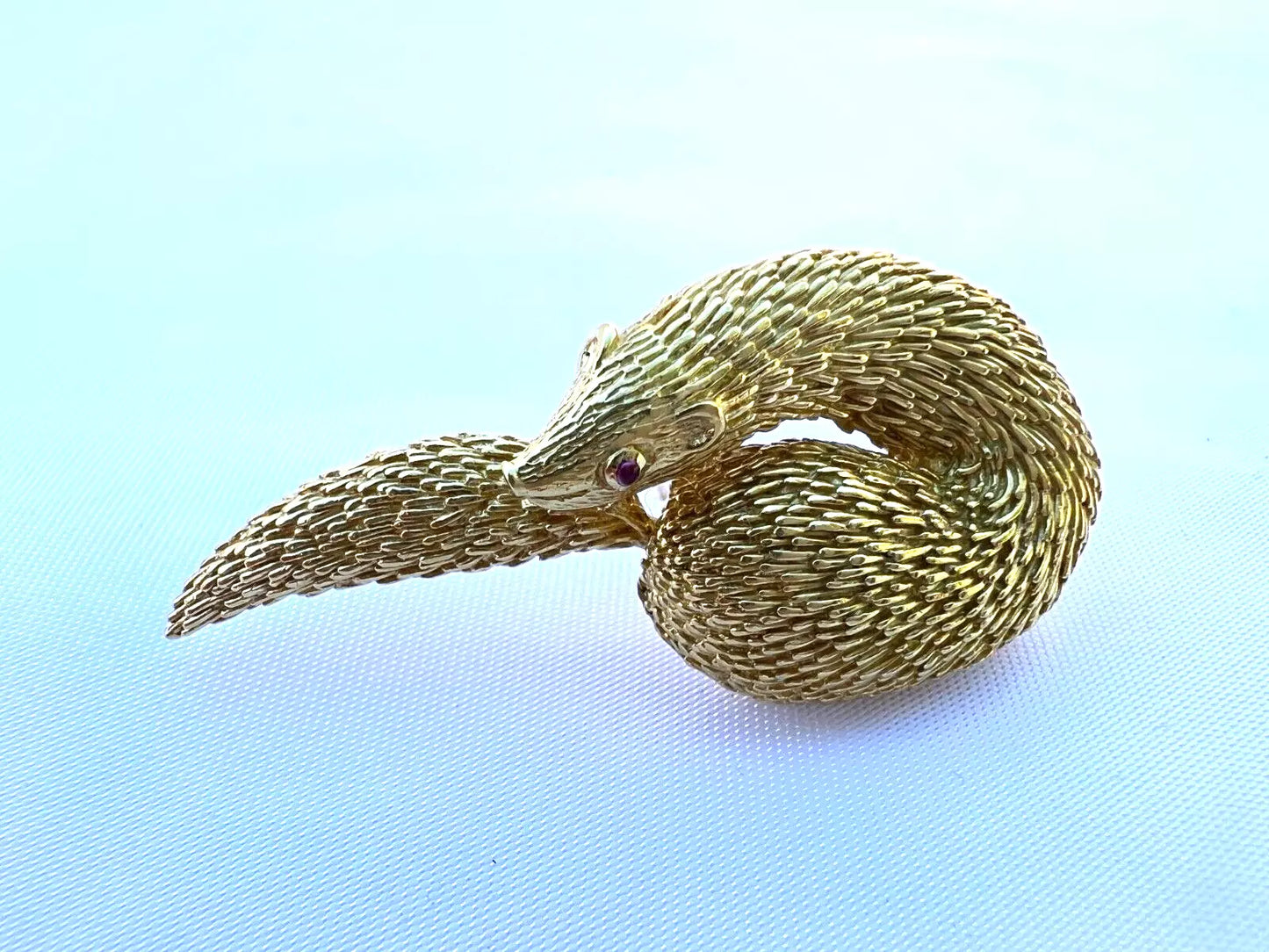 MAGNIFIQUE BROCHE FRANÇAISE EN OR 18 CARATS